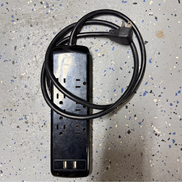 Philips 7-Outlet 2-USB 4ft. Surge Protector - Black - Picture 9 of 11